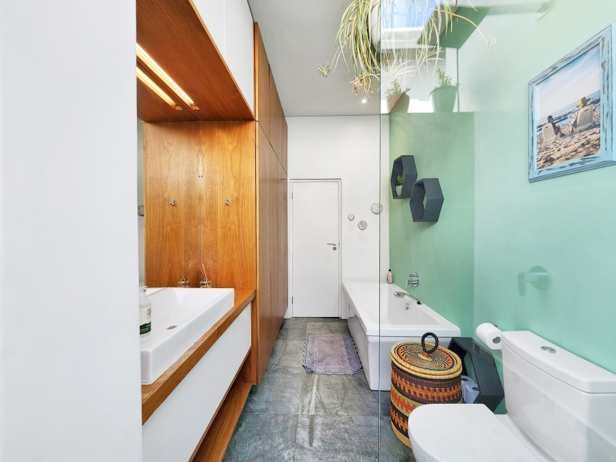 To Let 2 Bedroom Property for Rent in Vredehoek Western Cape